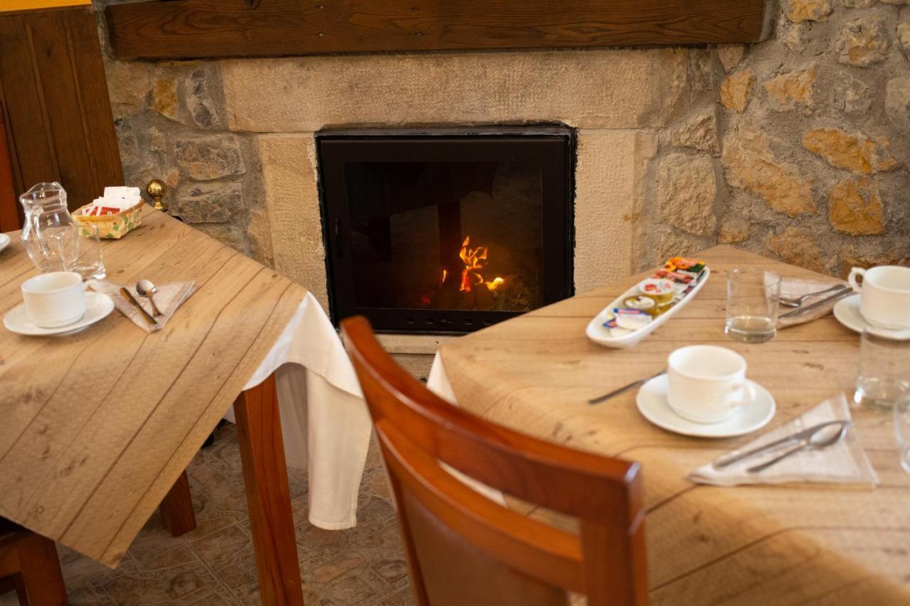 Hotel La Casona De Cardes à Onís Extérieur photo