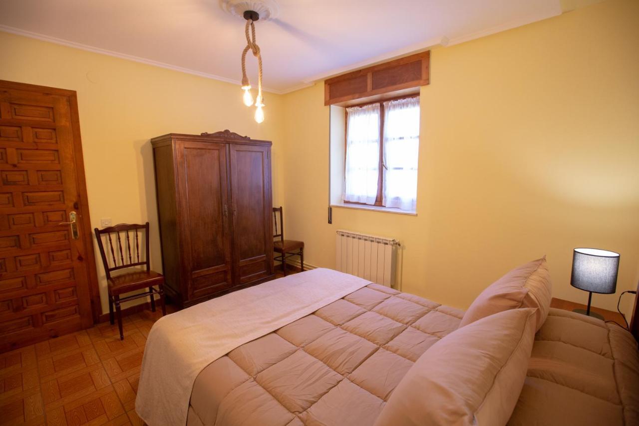 Hotel La Casona De Cardes à Onís Extérieur photo
