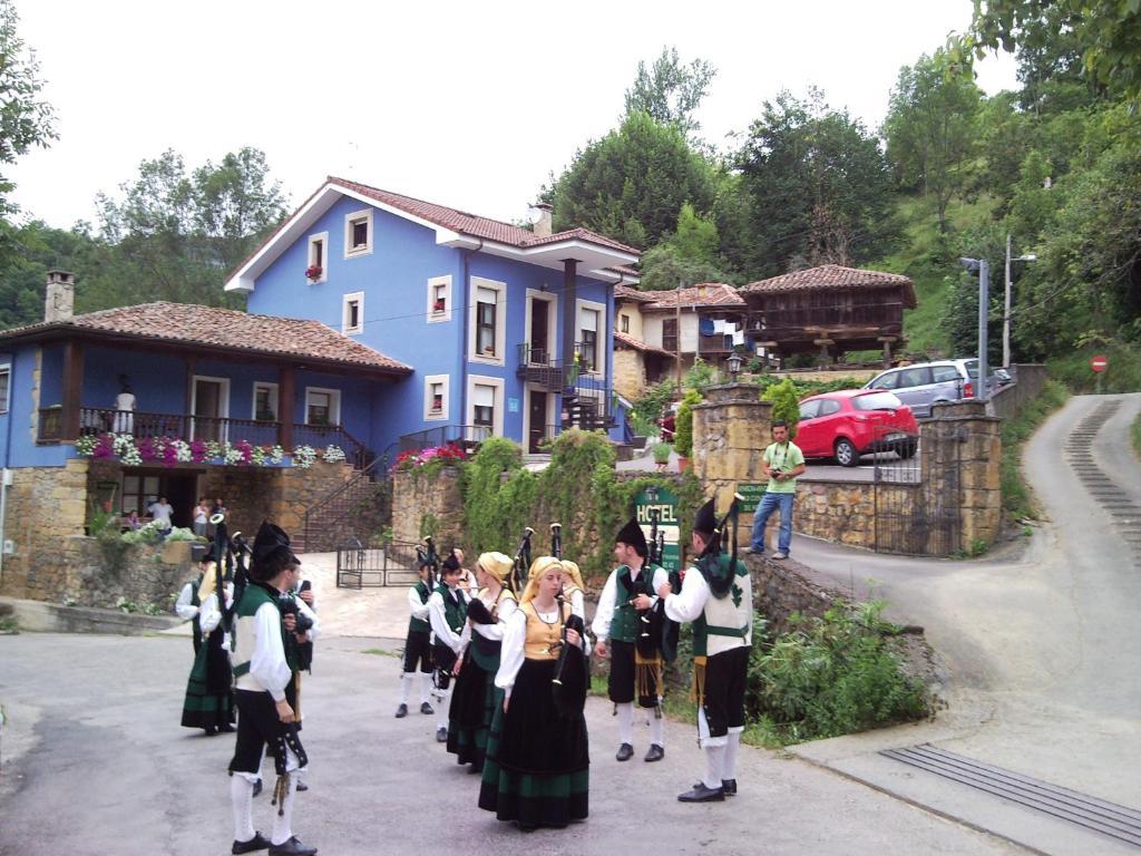 Hotel La Casona De Cardes à Onís Extérieur photo